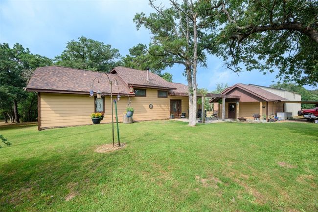 225 Lockwood Rd, House other with 3 bedrooms, 2 bathrooms and 4 parking in Red Rock TX | Image 4