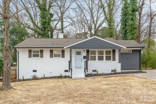 915 Crestmere St, Charlotte, NC, 28208-2811 | Card Image