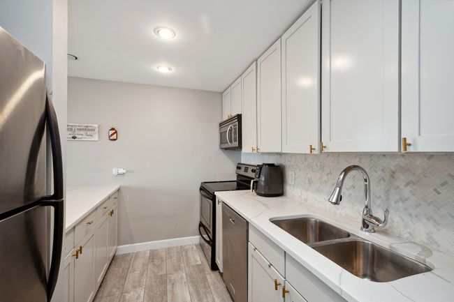 APT-3707 - 30 E Huron St, Condo with 2 bedrooms, 1 bathrooms and null parking in CHICAGO IL | Image 5