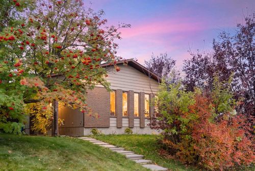 107 Bermuda Close Nw, Calgary, AB, T3K1G4 | Card Image