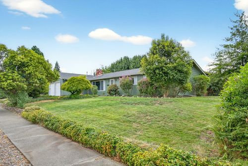 1441 Larkspur Ave, Medford, OR, 97504-5551 | Card Image