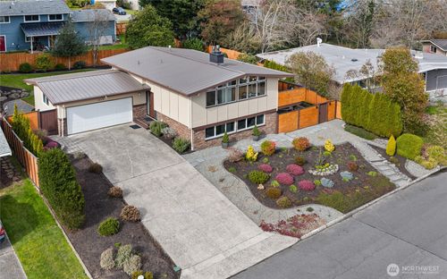 1015 170th Pl Ne, Bellevue, WA, 98008-3755 | Card Image