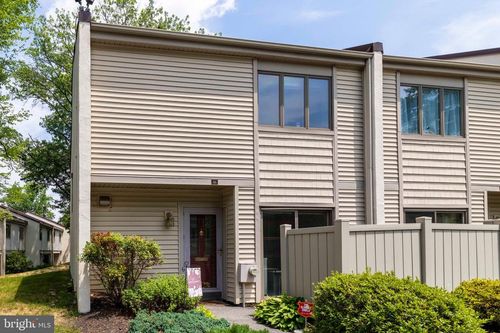 66 Twin Brooks Dr, WILLOW GROVE, PA, 19090-3903 | Card Image