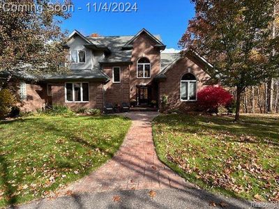 255 Woodside Lane, Home with 4 bedrooms, 4 bathrooms and null parking in Oakland Twp MI | Image 3