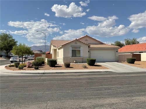 516 Country Hill Dr, North Las Vegas, NV, 89031-1726 | Card Image