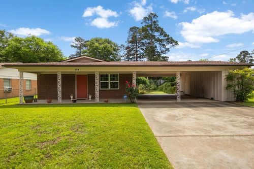 714 N Marshall St., Carthage, TX, 75633 | Card Image