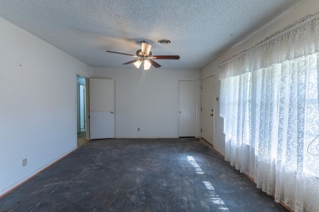 1103 5 Th Ave, House other with 3 bedrooms, 2 bathrooms and null parking in Coleman TX | Image 6