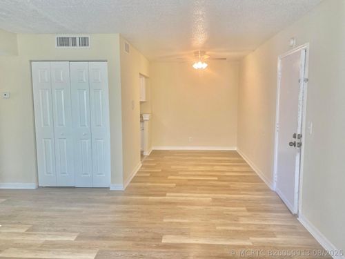 a23-1500 N Congress Ave, West Palm Beach, FL, 33401-1748 | Card Image