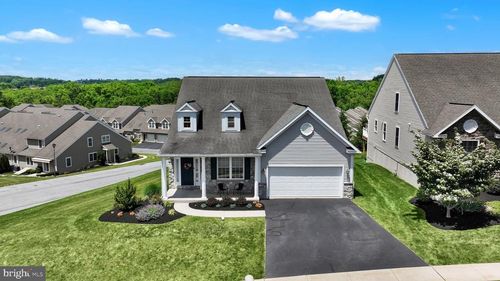 425 Westbury Dr, WYOMISSING, PA, 19610-4020 | Card Image