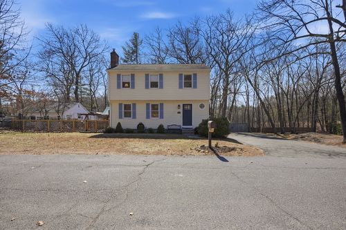 21 Rider Rd, Westfield, MA, 01085-5163 | Card Image