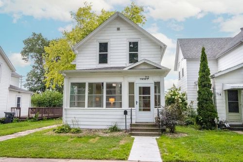 712 N Broad St, Mankato, MN, 56001-3425 | Card Image