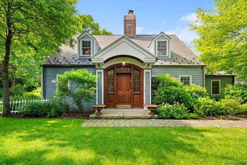 22 Crane Rd, Scarsdale, NY, 10583-2918 | Card Image