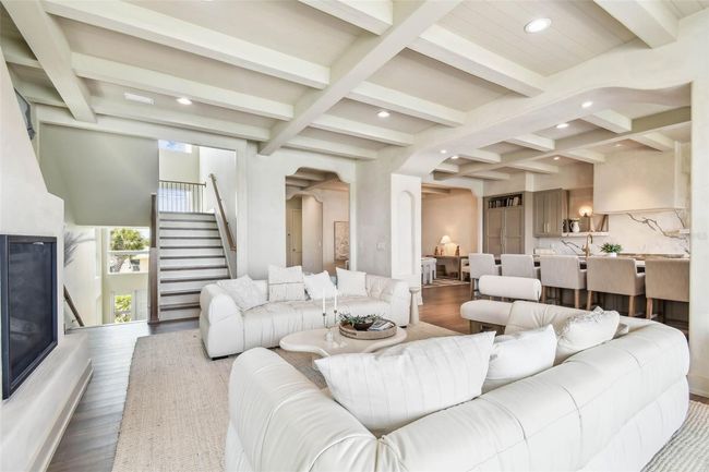 344 Capri Blvd, Townhouse with 5 bedrooms, 5 bathrooms and null parking in TREASURE ISLAND FL | Image 7