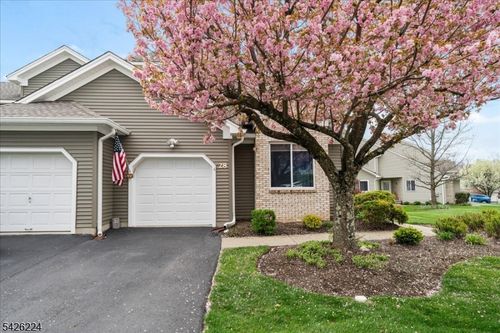 28 Sundance Ter, Hamburg, NJ, 07419-2428 | Card Image