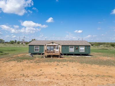 207 Persimmon Dr, House other with 3 bedrooms, 2 bathrooms and null parking in Pleasanton TX | Image 1