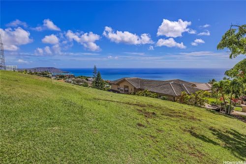 549 Moaniala St, Honolulu, HI, 96821-2570 | Card Image