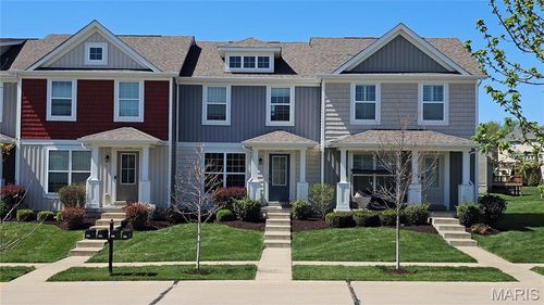 320 Countryshire Dr, Lake St Louis, MO, 63367-5820 | Card Image