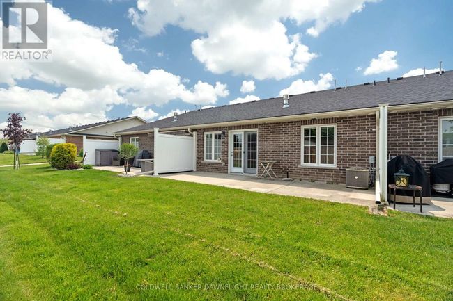 40 Devon Dr, Townhouse with 2 bedrooms, 2 bathrooms and 2 parking in Exeter ON | Image 39