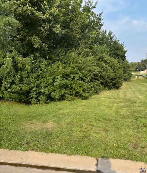 0000 Se Stone Ledge Dr, Topeka, KS, 66609 | Card Image