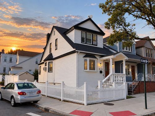 9501 97th Avenue, New York, NY, 11416 | Card Image