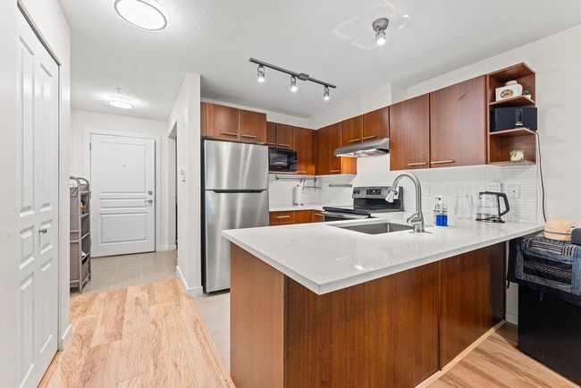 109 - 4868 Brentwood Dr, Condo with 2 bedrooms, 2 bathrooms and 1 parking in Burnaby BC | Image 7