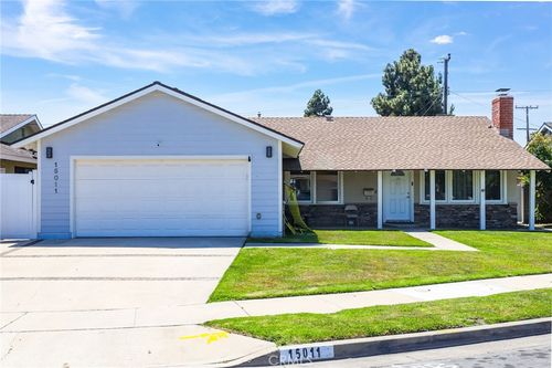 15011 Sussex Cir, Huntington Beach, CA, 92647 | Card Image