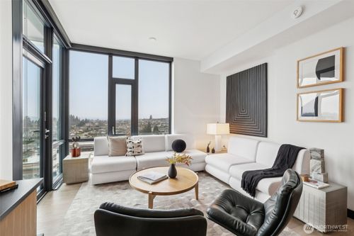 unit-703-889 Avenue Sq Ne, Bellevue, WA, 98004-6399 | Card Image