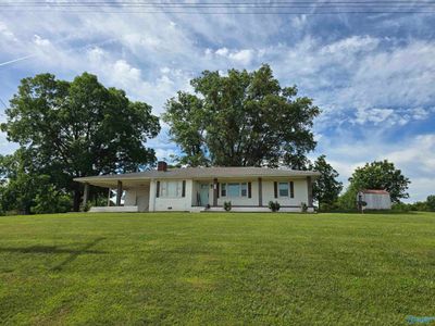 4864 Highway 55, Home with 3 bedrooms, 1 bathrooms and null parking in Danville AL | Image 3