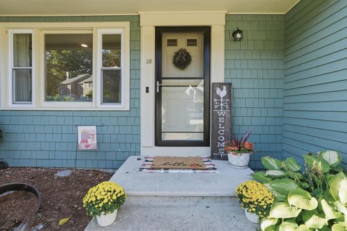 38 Walnut Cir, Merrimack, NH, 03054-2661 | Card Image