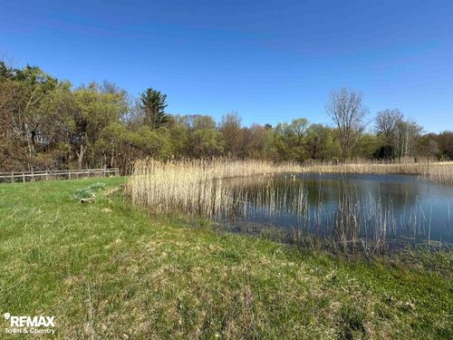 9077 Westfield Drive, Flushing, MI, 48433 | Card Image