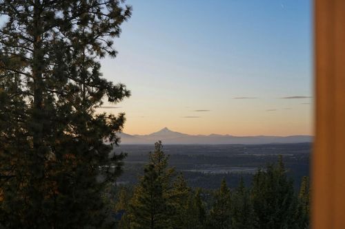 3072 Nw Duffy Drive, Bend, OR, 97703 | Card Image