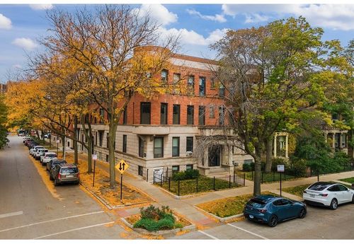 3-854 W George St, Chicago, IL, 60657-5131 | Card Image