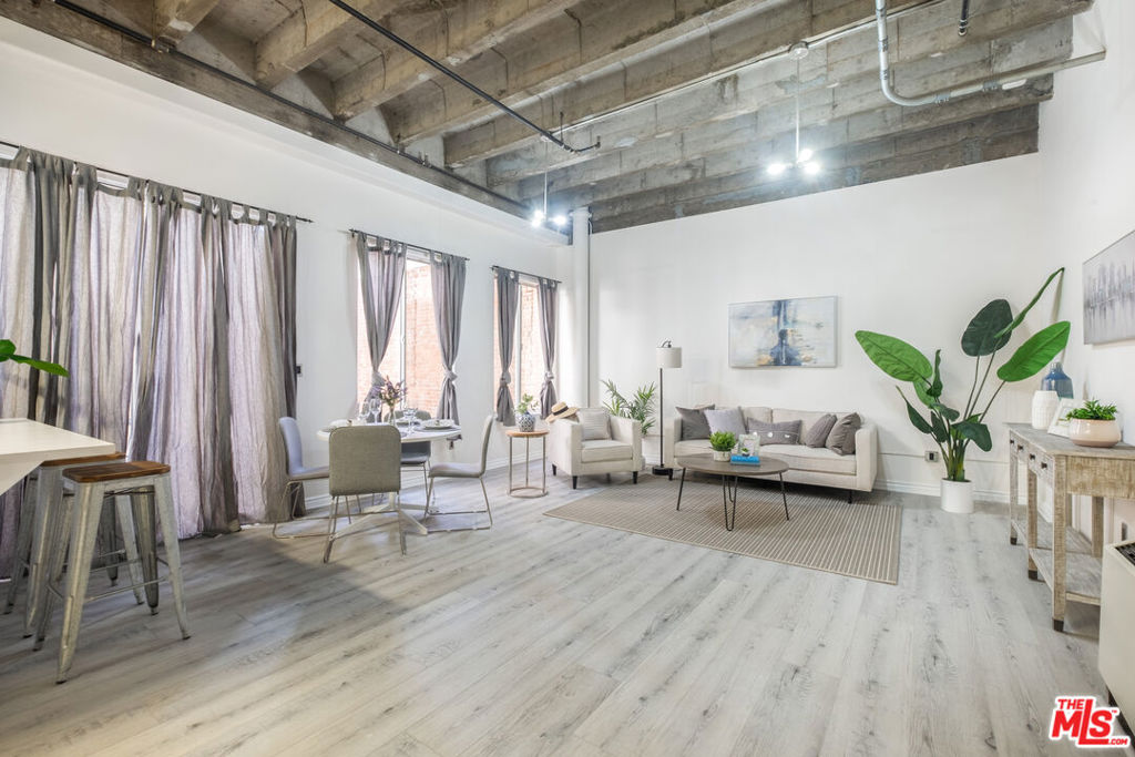 Residential Lease in Los Angeles 4
