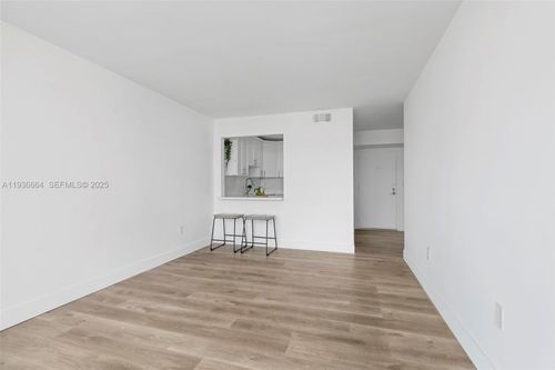 apt-912-1800 Nw 24th Ave, Miami, FL, 33125-1255 | Card Image
