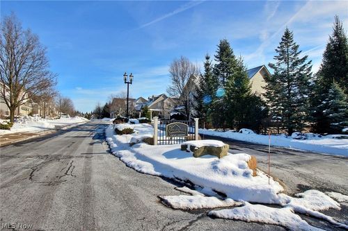 SL 32 River Trail, Lyndhurst, OH, 44124 | Card Image