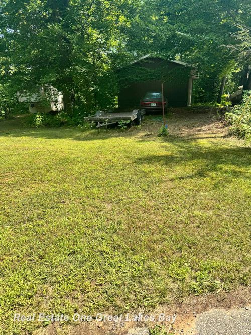 4878 N Flint Rd, Sanford, MI, 48657-9311 | Card Image