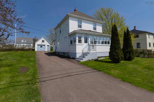 100 Victoria St, Springhill, NS, B0M1X0 | Card Image