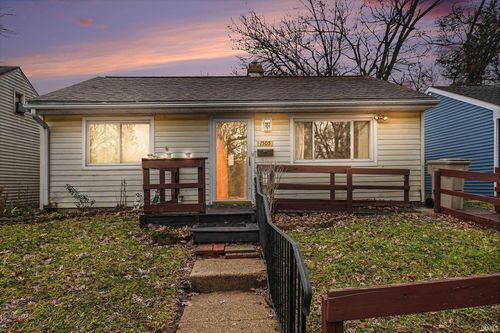 1505 N Elmer Street, South Bend, IN, 46628-2956 | Card Image