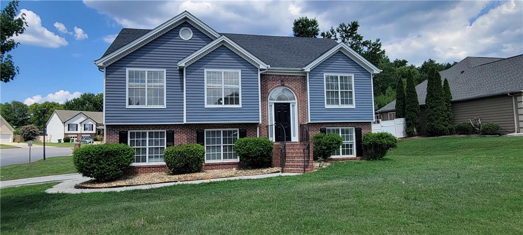 Paces Woods Ct, Lawrenceville, GA 30044