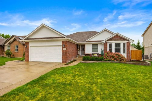 53534 Spurry Ln, Chesterfield, MI, 48051-1783 | Card Image