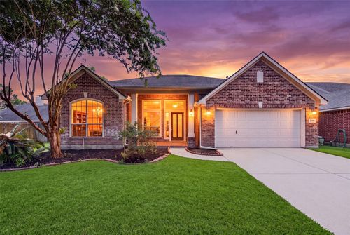 3146 Autumnjoy Dr, Pearland, TX, 77584-3095 | Card Image