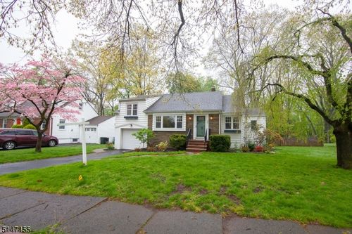 30 Chestnut Hill Pl, Glen Ridge, NJ, 07028-1003 | Card Image