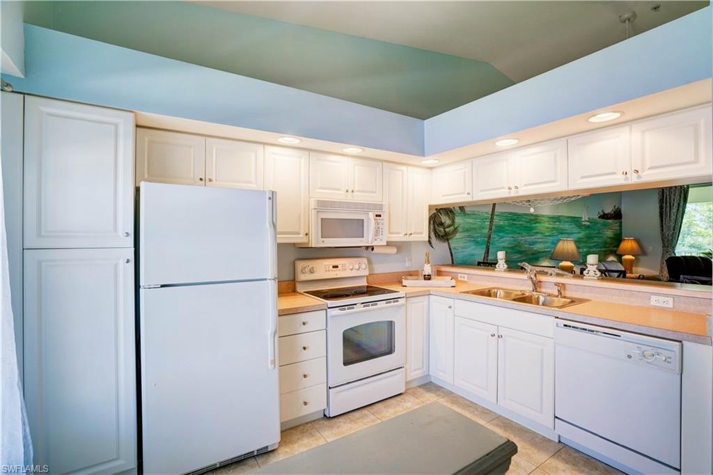 Residential in NAPLES 4