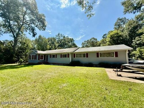103 Hurricane Rd, Natchez, MS, 39120-5226 | Card Image