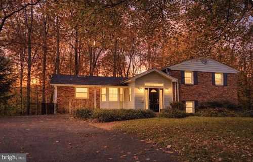 4962 Sabra Ln, ANNANDALE, VA, 22003-4001 | Card Image