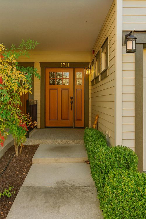 1711 Softwood Way, Grants Pass, OR, 97526-4241 | Card Image