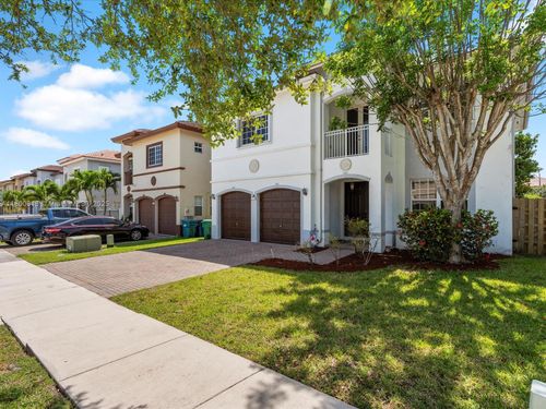 17616 Sw 135th Ave, Miami, FL, 33177-7125 | Card Image