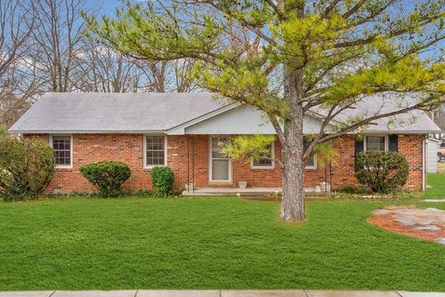 900 Pyle Ln, Hopkinsville, KY, 42240-5132 | Card Image