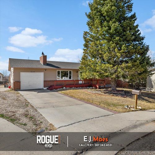 1000 Sussex, Casper, WY, 82609-2416 | Card Image