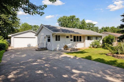 8438 10th Avenue S, Bloomington, MN, 55420 | Card Image